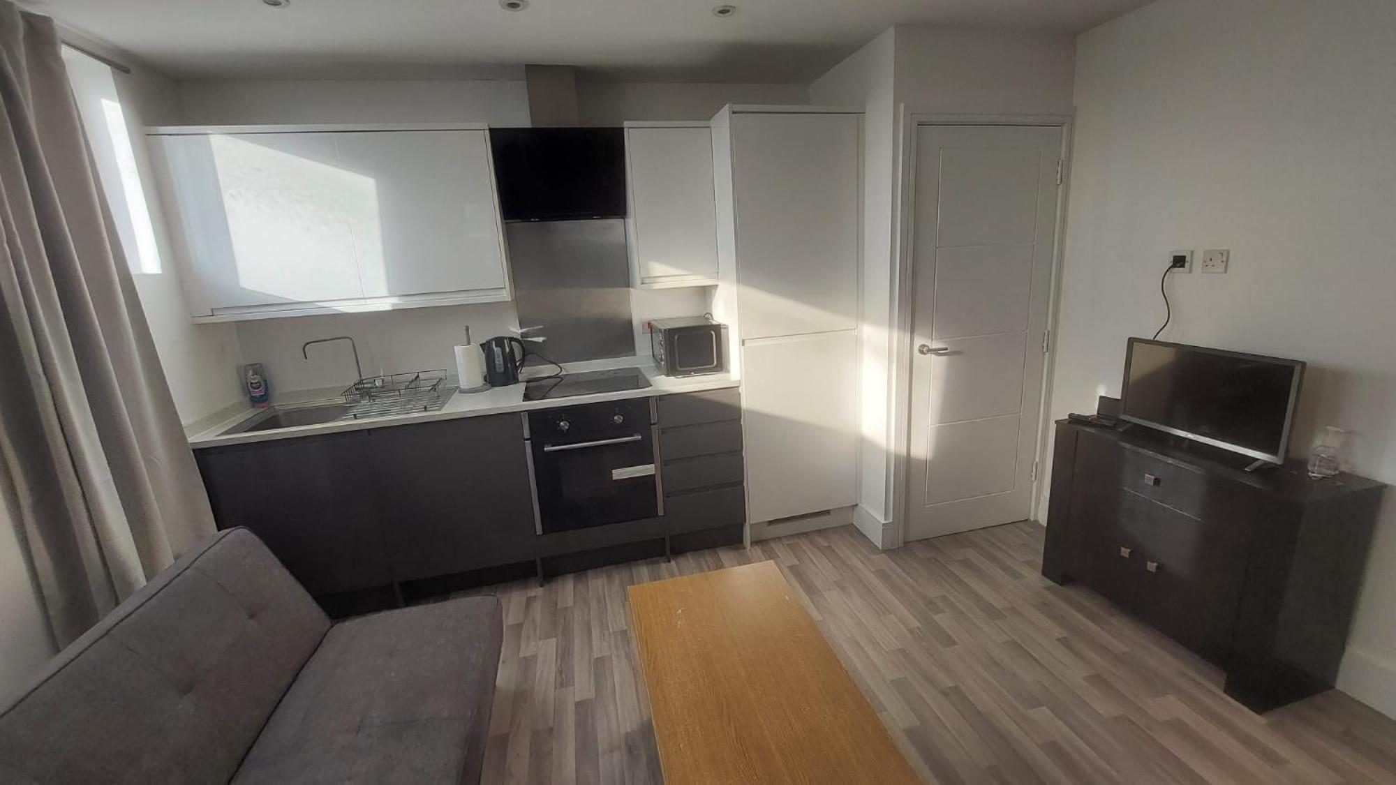 Spacious Studio Maidstone - Redecorated Oct 2023 Exterior photo