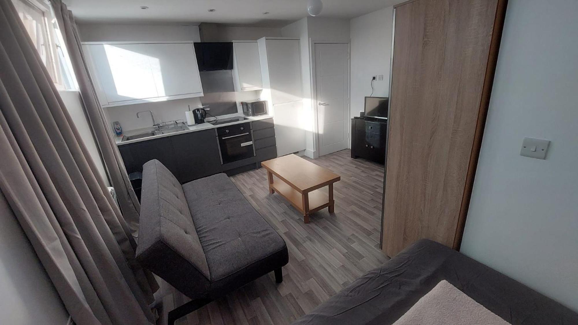 Spacious Studio Maidstone - Redecorated Oct 2023 Exterior photo