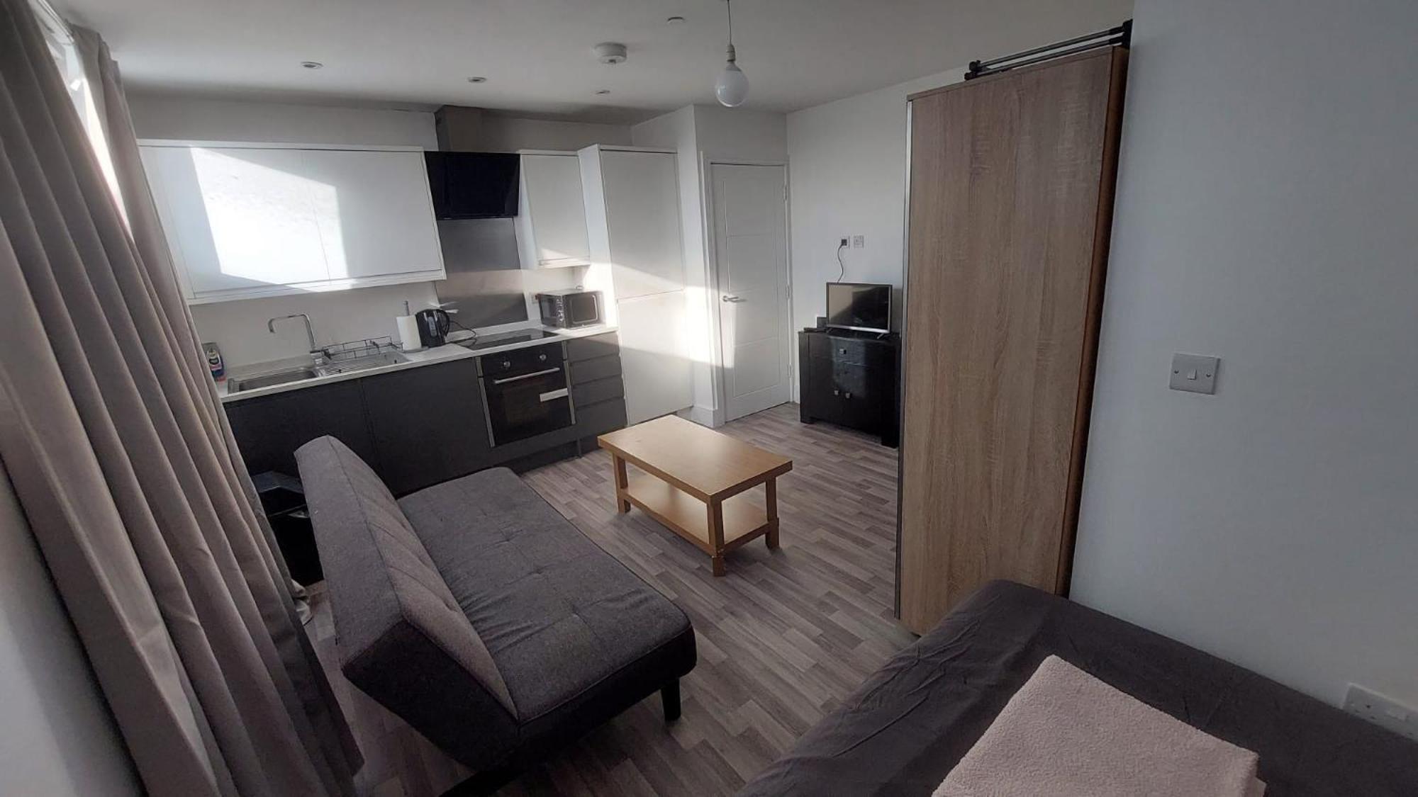 Spacious Studio Maidstone - Redecorated Oct 2023 Exterior photo